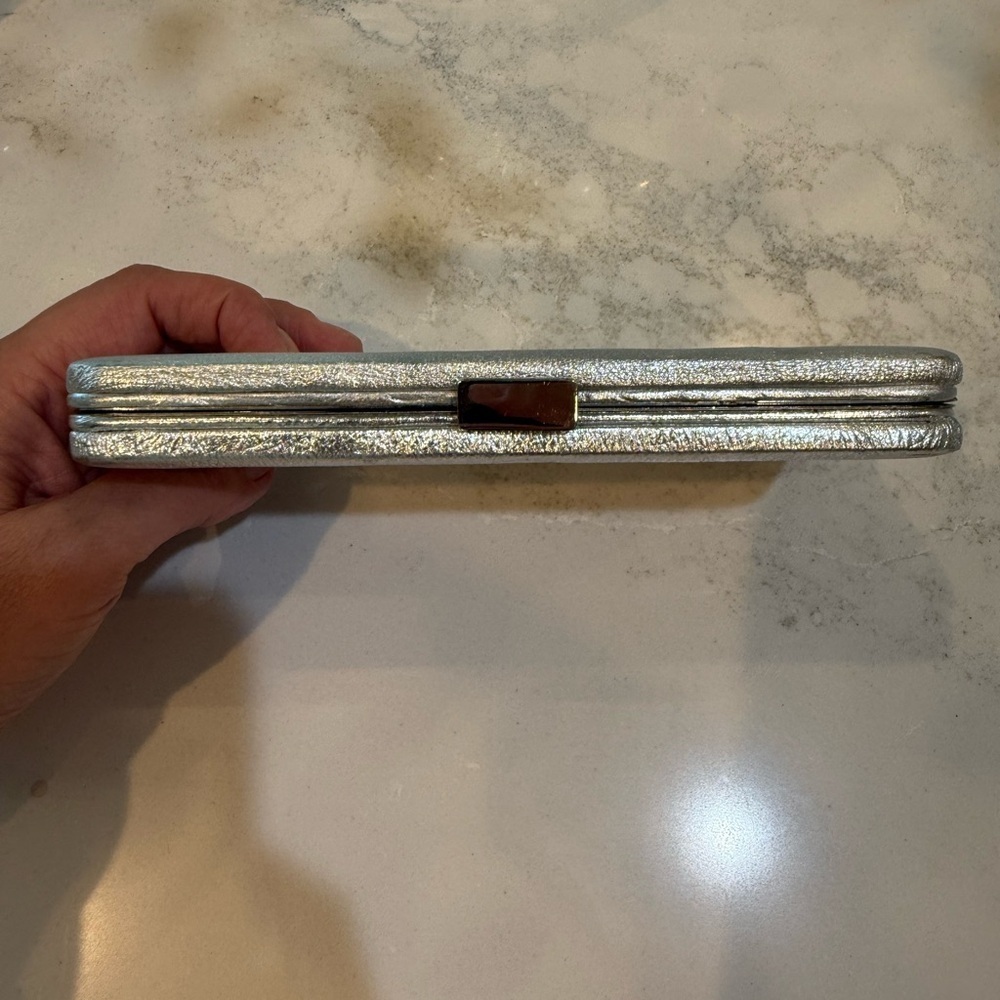 Vintage Wilsons Leather Y2K Soft Silver Metallic Leather Clutch - Picture 7 of 14